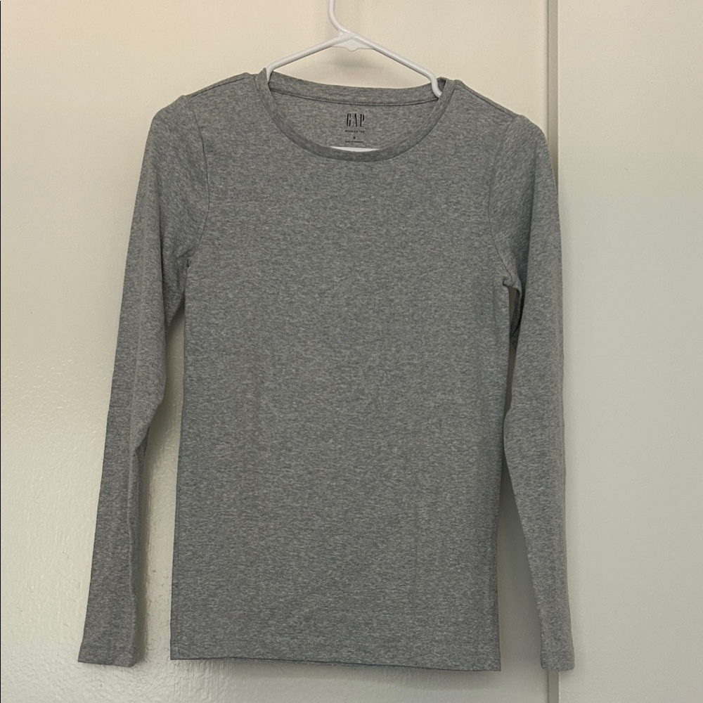 GAP Heather Gray Long Sleeve Tee